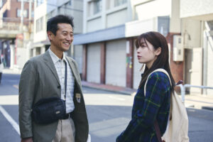 佐藤健 小芝風花と出会いシーンや雨の中傘を差し出す！『私の夫と結婚して』1、2話あらすじ公開3
