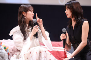 加藤史帆 森カンナ超接近囁きに赤面！「彩香ちゃんは弘子先輩に恋してる」歓声連発7