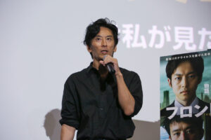 小栗旬主演映画『フロントライン』公開2週で興行収入10億円突破！窪塚洋介と大阪舞台挨拶4