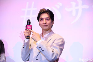 中村倫也 ライトを受け輝く姿！生田斗真とゲキ×シネ『バサラオ』初日TV局へやりたい放題13