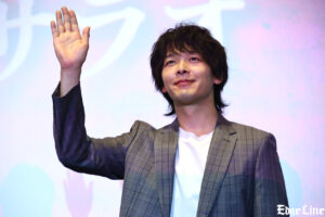 中村倫也 ライトを受け輝く姿！生田斗真とゲキ×シネ『バサラオ』初日TV局へやりたい放題14