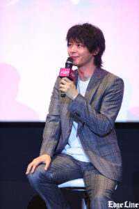 中村倫也 ライトを受け輝く姿！生田斗真とゲキ×シネ『バサラオ』初日TV局へやりたい放題19