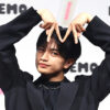 中島健人『MOREMO』CM起用！会見でも「盛れるポーズ」披露やコメント認識違いを実証