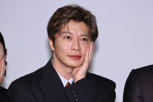 「三谷幸喜『おい、太宰』劇場版」初日の写真特集！田中圭 劇場の高さに興味津々や笑顔溢れる42