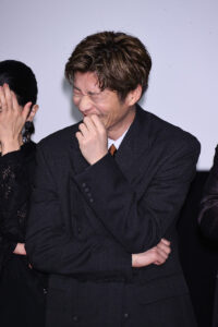 「三谷幸喜『おい、太宰』劇場版」初日の写真特集！田中圭 劇場の高さに興味津々や笑顔溢れる28