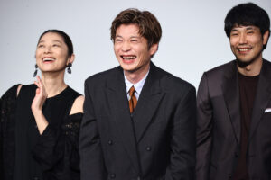 「三谷幸喜『おい、太宰』劇場版」初日の写真特集！田中圭 劇場の高さに興味津々や笑顔溢れる35