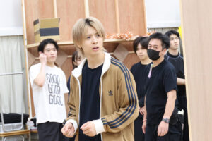 岡宮来夢、東島京らミュージカル『四月は君の嘘』稽古場公開！魅力的な色放つ3