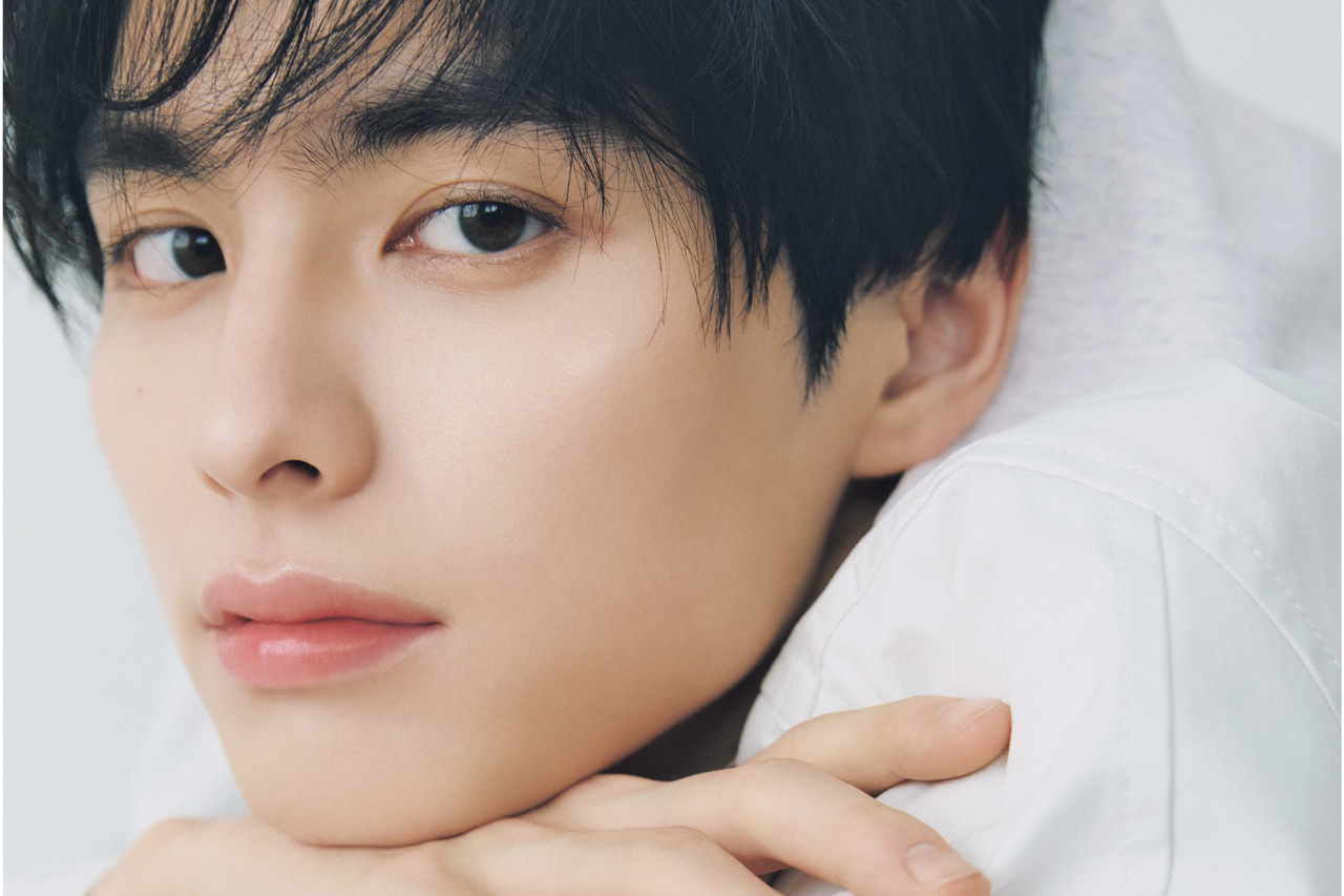 本田響矢『ar』9月号登場！リラックスから大人顔まで3パターン＆素顔の