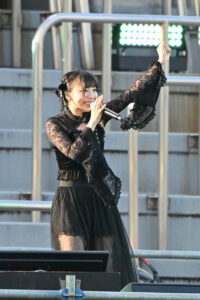 澤村光彩『2025神宮外苑花火大会』登場！秩父宮ラグビー場2組目登場で6曲披露11