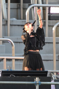澤村光彩『2025神宮外苑花火大会』登場！秩父宮ラグビー場2組目登場で6曲披露14