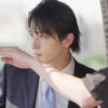 横浜流星 炎天下スーツ姿で全力ダッシュ100本超え！藤井道人監督タッグの湖池屋『ピュアポテト』最新CM