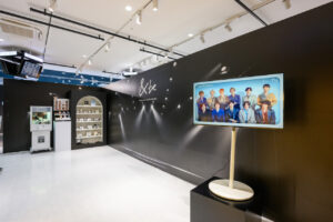 ＆beポップアップ8月22日から期間限定で！INIビジュアルも展示4