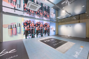 ＆beポップアップ8月22日から期間限定で！INIビジュアルも展示13
