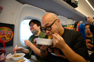 新幹線内で「日清焼そばU.F.O.」味わえる特別新幹線『ソースエクスプレス』東京・大阪間運行17