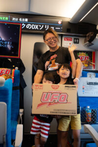 新幹線内で「日清焼そばU.F.O.」味わえる特別新幹線『ソースエクスプレス』東京・大阪間運行40