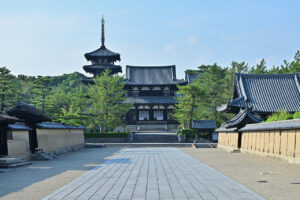 鈴木亮平『いざいざ奈良』新TVCMで法隆寺！エキストラの学生に伝えたこととは4