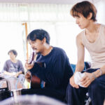 向井康二ランニング姿など！森崎ウィンとタイのスタッフたちと笑み交わす映画『（LOVE SONG）』メイキング