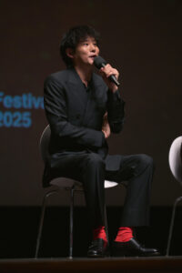 岡田准一「“ぼく燃えます”」意味深発言！『イクサガミ』ワールドプレミアin釜山国際映画祭2