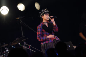 大西亜玖璃“失恋”“POP”“Rock”な3公演公式レポート！“あぐぽん脳内裁判”や新たな魅力も26