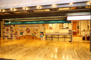巨大キャラクッキーづくり『ドデカクッキースタジオ』三宮オーパ2に単独店舗OP！クレヨンしんちゃんから13
