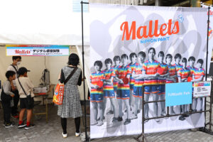 『OSAKA FUNtast!c SPORTS FES』で紅しょうが、狩野舞子氏、上田遥歌選手、小川瑞琴選手、横井咲桜選手がうめきた広場で対決14
