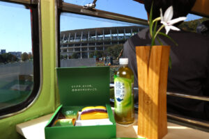 儒烏風亭らでんバスガイドに「夢がかないました」!「綾鷹 ヒトクチヒトイキ旅」バスツアー体験会11