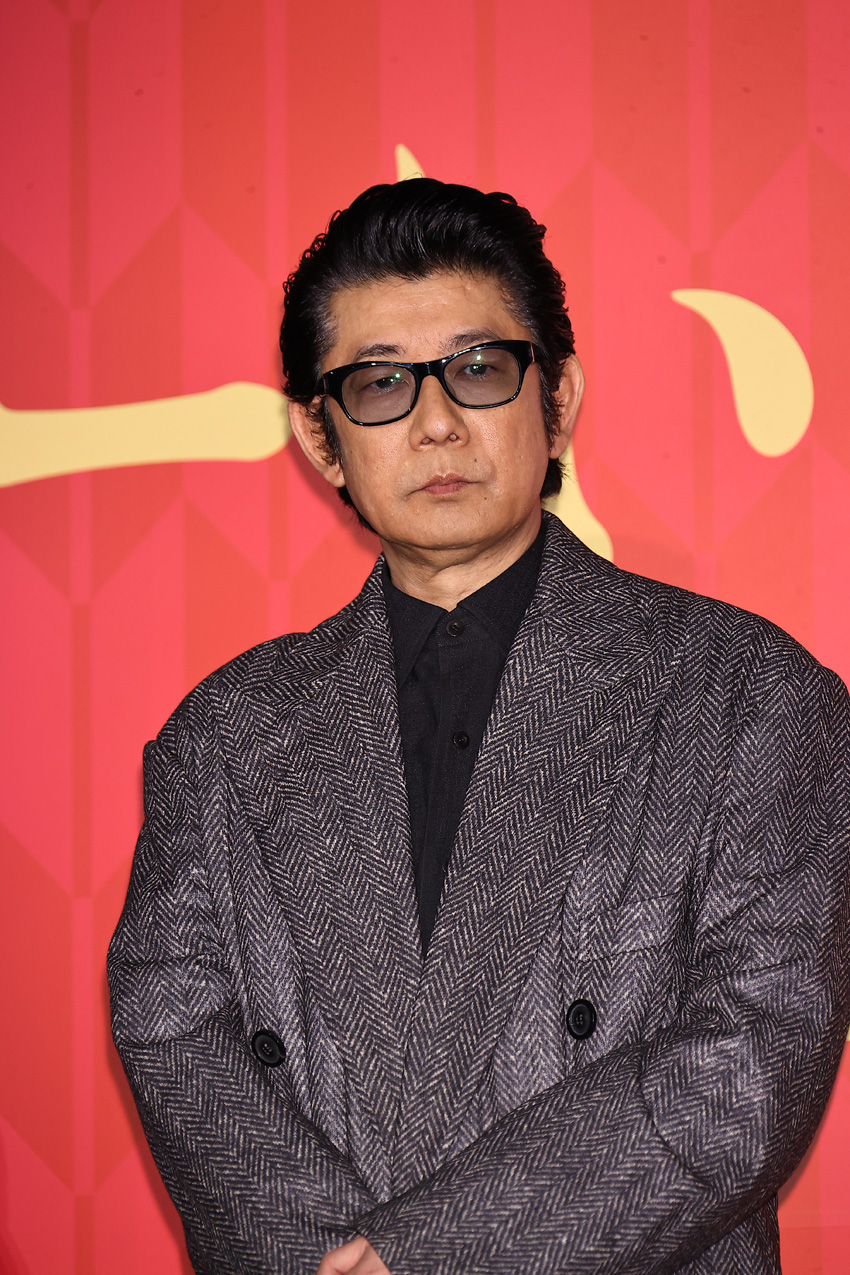 永瀬正敏 髙橋海人の反応力の高さにアドリブ連発していた!信頼の“肩ポン”2