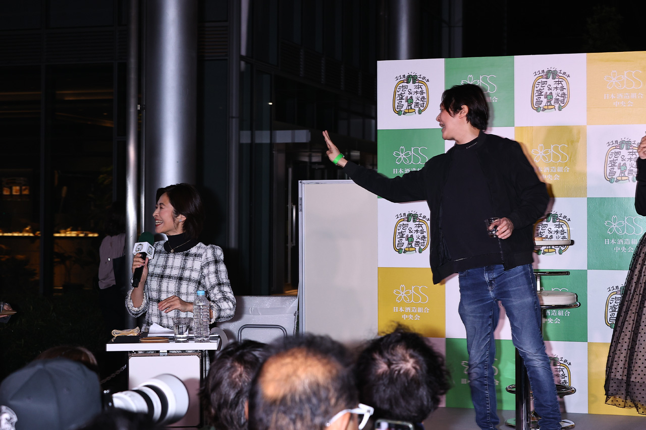 リュウジ泡盛好きで乾杯におかわりや麦焼酎に合う料理実演!柏木由紀と泡盛フェア登場5