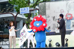 【写真130枚超】「御堂筋ランウェイ2025」大阪・関西万博パビリオンユニフォームずらり！ミャクミャクも登場2