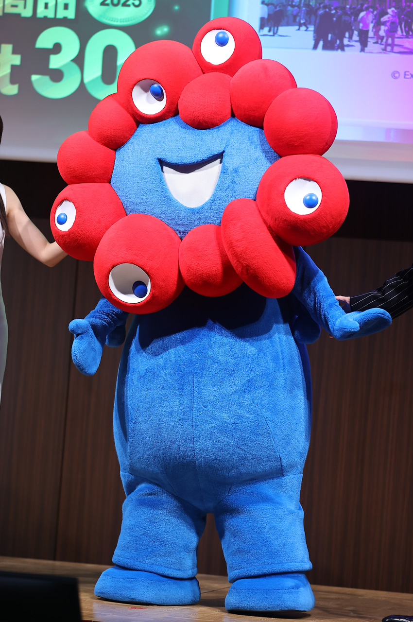 ミャクミャク日経トレンディ『2025年ヒット商品ベスト30』で堂々1位!都内に会場に来場6