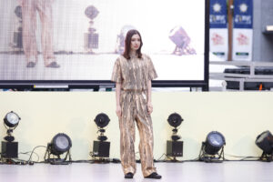 【写真130枚超】「御堂筋ランウェイ2025」大阪・関西万博パビリオンユニフォームずらり！ミャクミャクも登場40