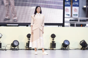 【写真130枚超】「御堂筋ランウェイ2025」大阪・関西万博パビリオンユニフォームずらり！ミャクミャクも登場41