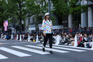 【写真130枚超】「御堂筋ランウェイ2025」大阪・関西万博パビリオンユニフォームずらり！ミャクミャクも登場48