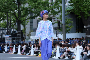 【写真130枚超】「御堂筋ランウェイ2025」大阪・関西万博パビリオンユニフォームずらり！ミャクミャクも登場49