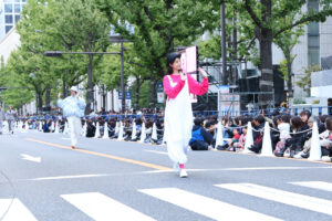 【写真130枚超】「御堂筋ランウェイ2025」大阪・関西万博パビリオンユニフォームずらり！ミャクミャクも登場51