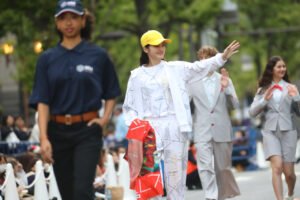 【写真130枚超】「御堂筋ランウェイ2025」大阪・関西万博パビリオンユニフォームずらり！ミャクミャクも登場75