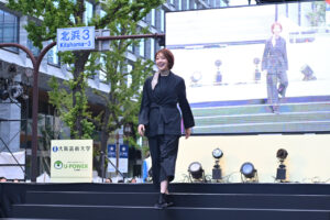 【写真130枚超】「御堂筋ランウェイ2025」大阪・関西万博パビリオンユニフォームずらり！ミャクミャクも登場77