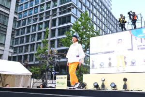 【写真130枚超】「御堂筋ランウェイ2025」大阪・関西万博パビリオンユニフォームずらり！ミャクミャクも登場84