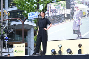 【写真130枚超】「御堂筋ランウェイ2025」大阪・関西万博パビリオンユニフォームずらり！ミャクミャクも登場91