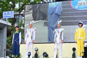 【写真130枚超】「御堂筋ランウェイ2025」大阪・関西万博パビリオンユニフォームずらり！ミャクミャクも登場97