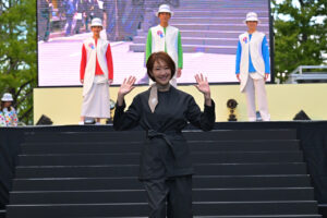 【写真130枚超】「御堂筋ランウェイ2025」大阪・関西万博パビリオンユニフォームずらり！ミャクミャクも登場128