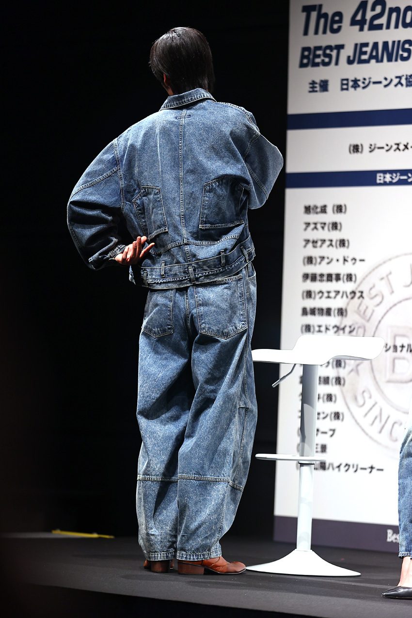 目黒蓮「ベストジーニスト2025」授賞式で気遣いあふれる!「ダボッとした」ジーンズ選んだ理由?10