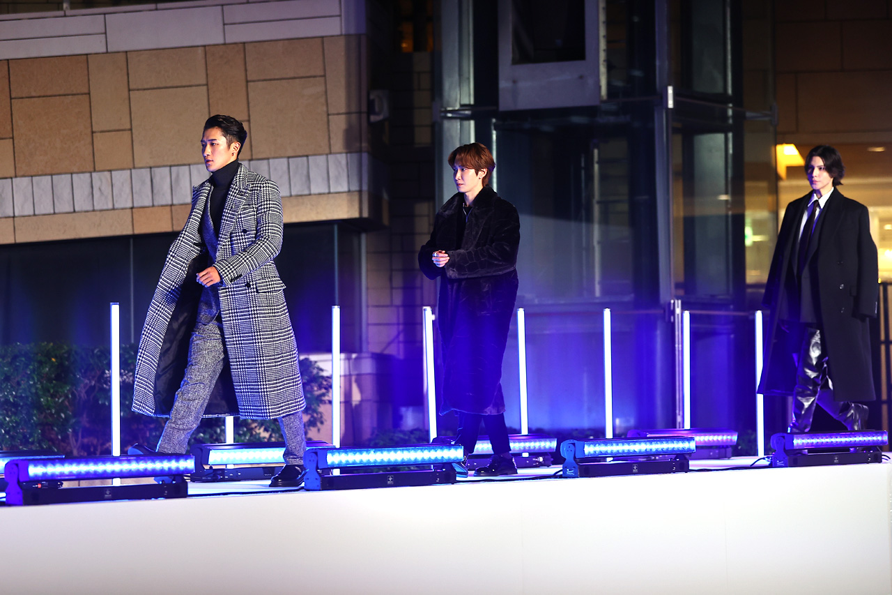 岩本照、渡辺翔太、ラウール六本木で“ランウェイ”!けやき坂イルミネーション初男性ゲスト点灯5