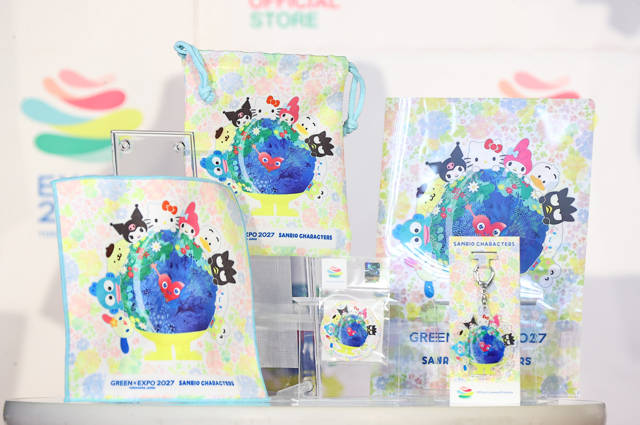 トゥンクトゥンクとキティちゃんが握手で盛り上げ!コラボ商品7点お披露目6