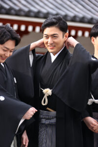 中村橋之助、市川男寅、中村莟玉、市川染五郎、尾上左近、中村鶴松 浅草寺で『新春浅草歌舞伎』成功祈願10