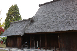 大阪・服部緑地公園内の日本民家集落博物館が初夜間公開で11月22日だけライトアップ！昼とは違う趣に6