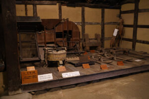 大阪・服部緑地公園内の日本民家集落博物館が初夜間公開で11月22日だけライトアップ！昼とは違う趣に19