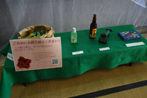 ミャクミャクともずやん服部緑地公園の日本民家集落博物館に現れ大盛況！大阪・関西万博万博の茅贈呈セレモニー9