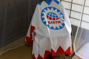 ミャクミャクともずやん服部緑地公園の日本民家集落博物館に現れ大盛況！大阪・関西万博万博の茅贈呈セレモニー10