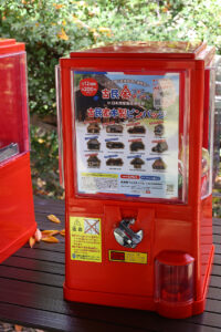 ミャクミャクともずやん服部緑地公園の日本民家集落博物館に現れ大盛況！大阪・関西万博万博の茅贈呈セレモニー35